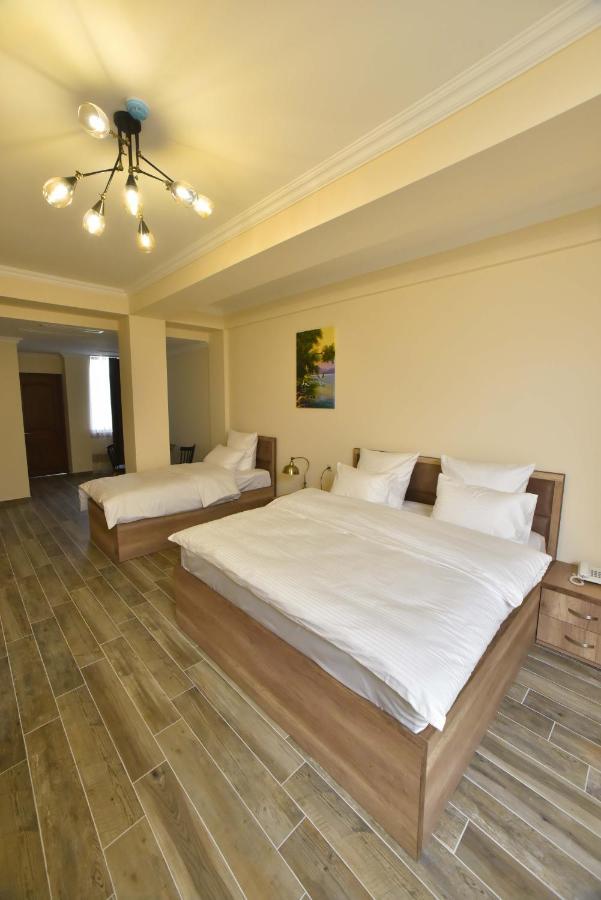 Altunyan Hotel Yerevan Exterior foto
