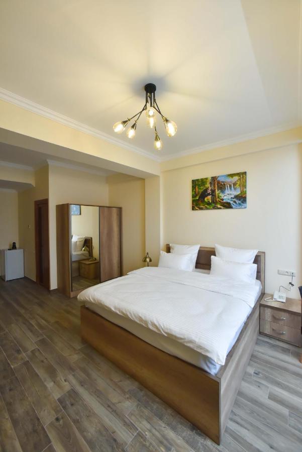 Altunyan Hotel Yerevan Exterior foto